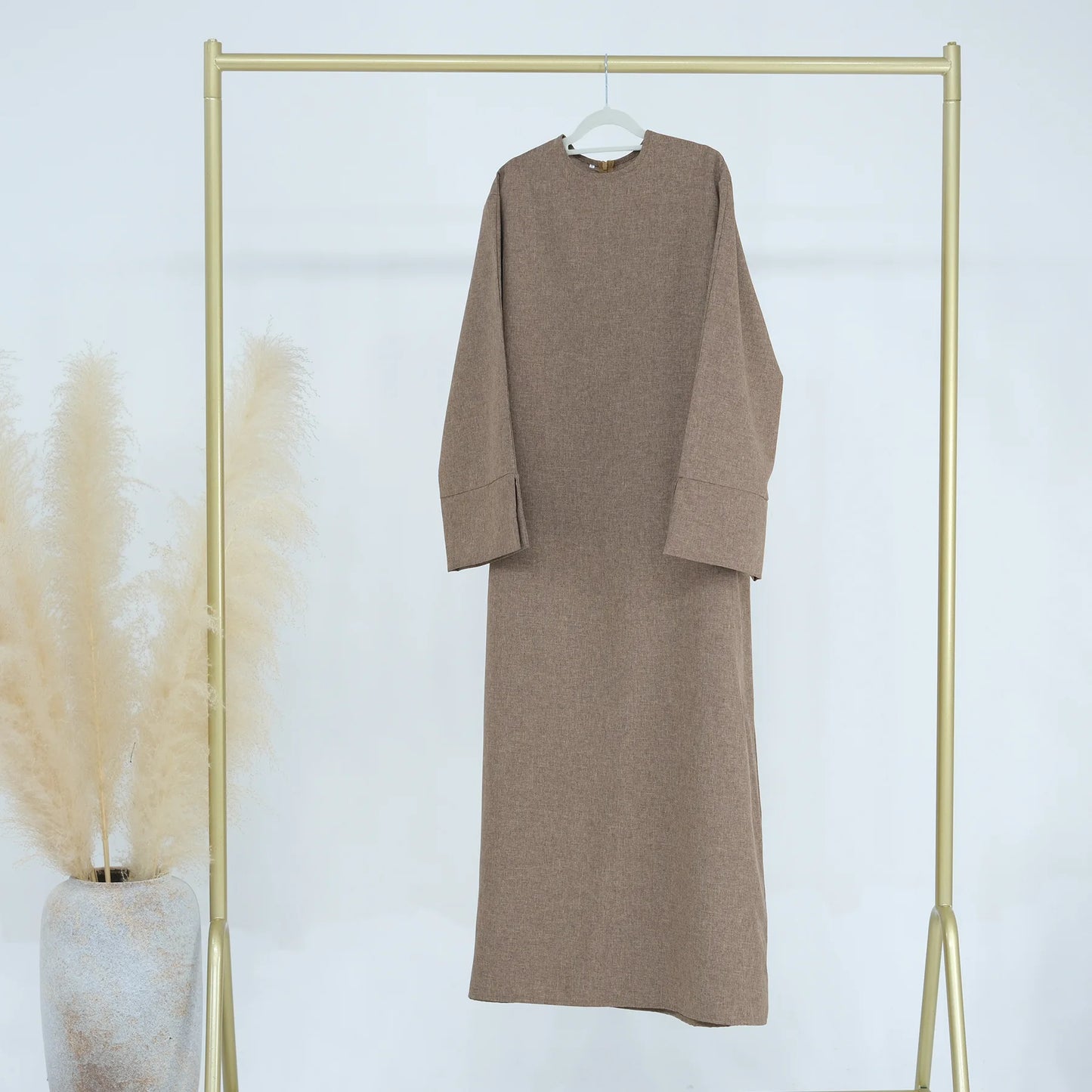 Closed abaya pairs comfort with class—perfect for your everyday modest look.