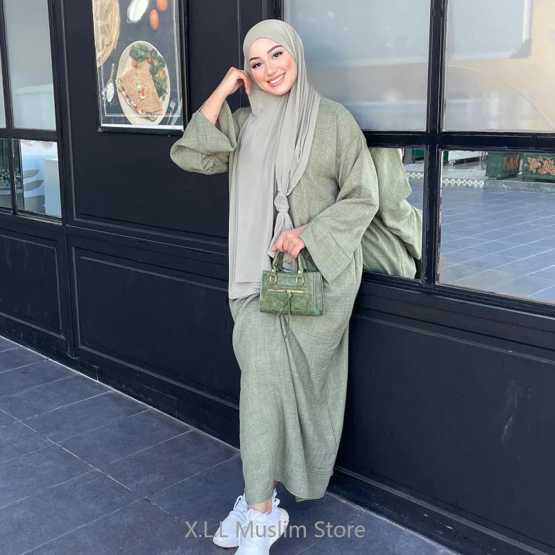 Closed abaya pairs comfort with class—perfect for your everyday modest look.