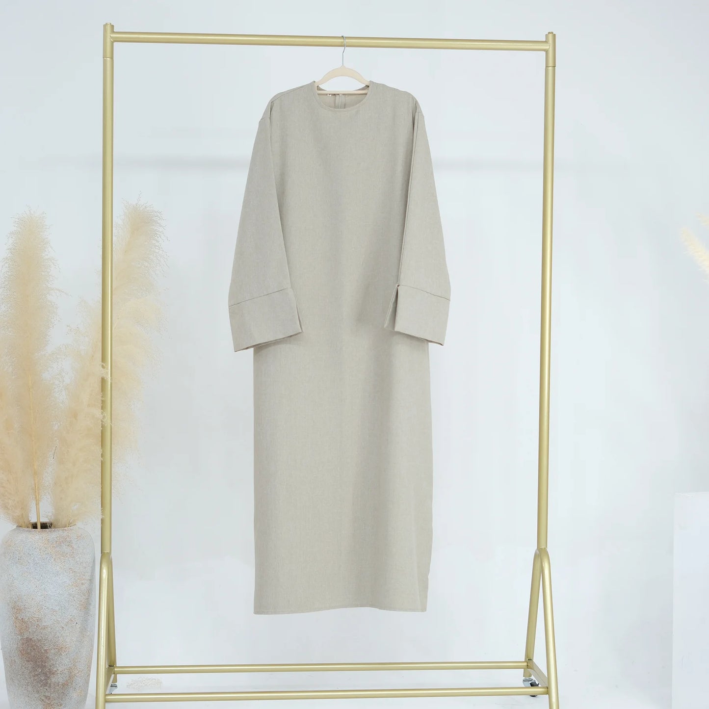 Closed abaya pairs comfort with class—perfect for your everyday modest look.