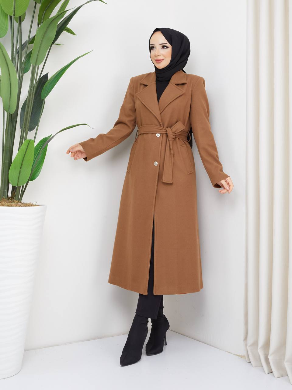 Premium Wool-Blend Coat – Crafted with elegance