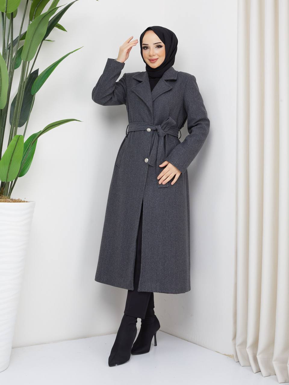 Premium Wool-Blend Coat – Crafted with elegance