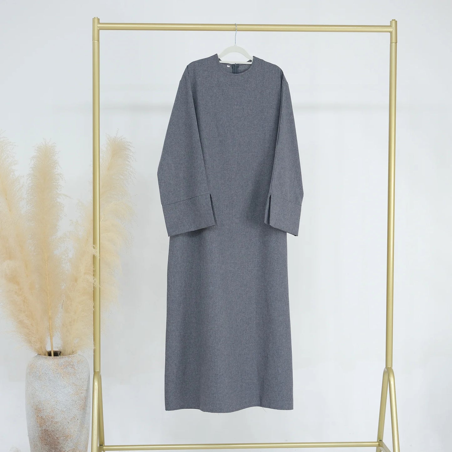 Closed abaya pairs comfort with class—perfect for your everyday modest look.