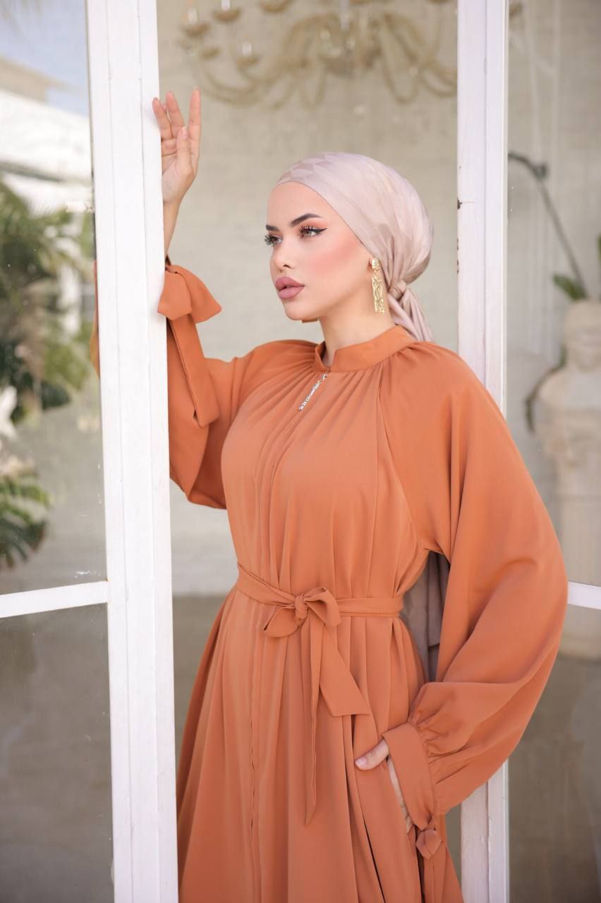 soft beige & soft burnt orange Elegance Cotton Abaya. Crafted from 100% premium Baumwolle cotton.