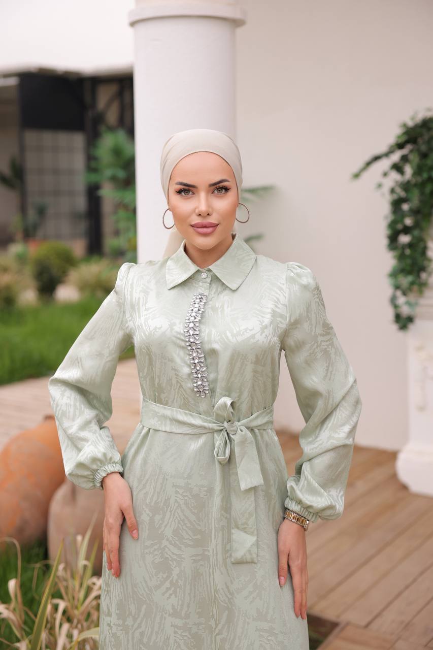 Sophisticated Party Dress – Elegance meets modern design