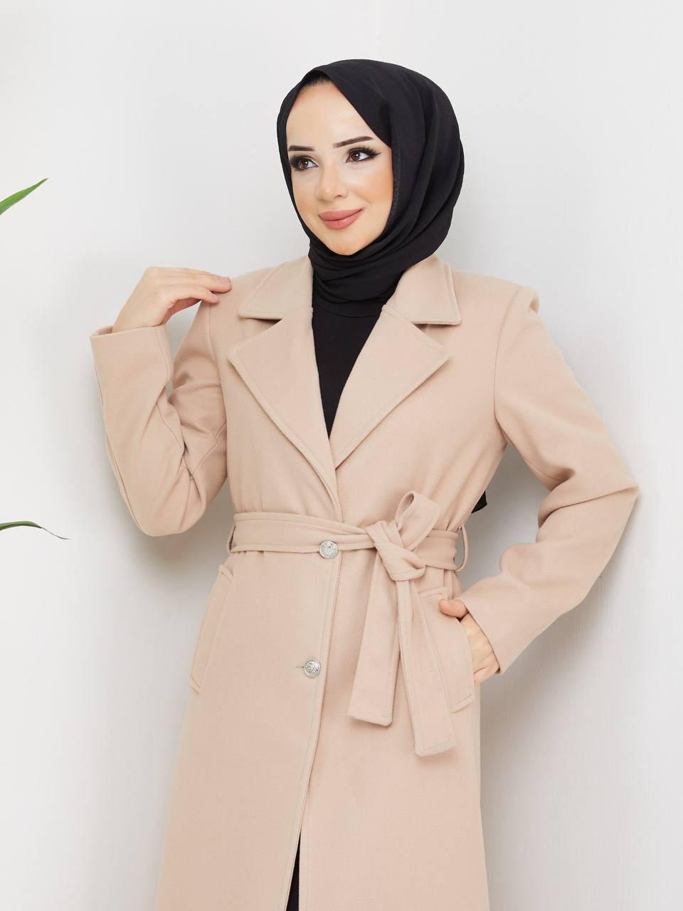 Premium Wool-Blend Coat – Crafted with elegance