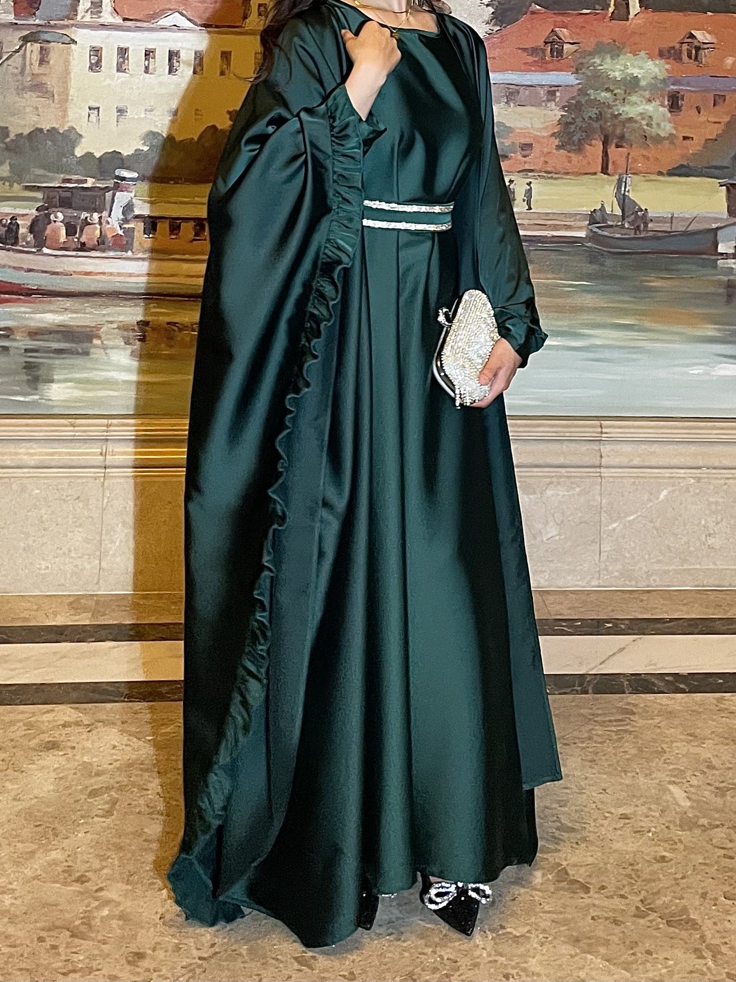 Elegant Satin Batwing Abaya with Rhinestone Belt – Luxury Modest Evening Dress