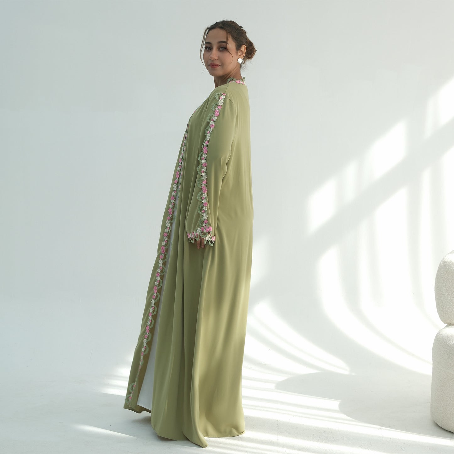 Elegant Turkish Floral Trim Open Abaya Cardigan