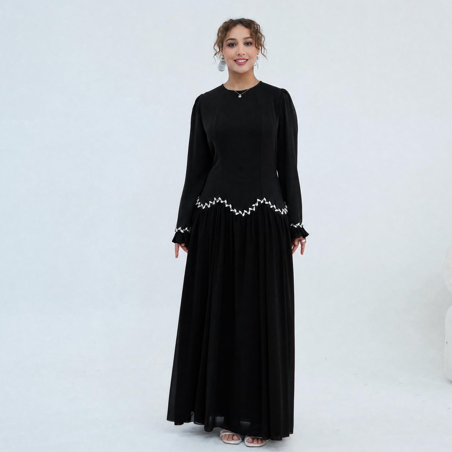 Elegant Lace Trim Abaya – Modest & Graceful Style