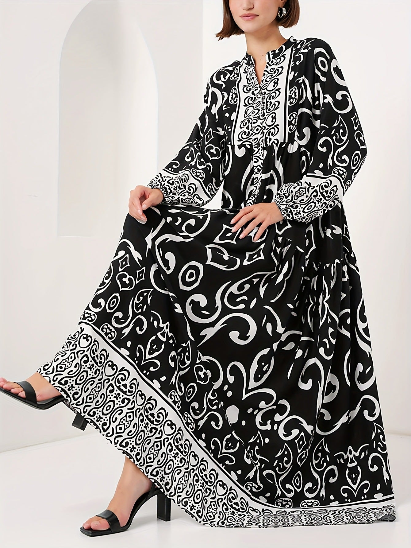 Black Cotton Printed Maxi Dress – Elegant Loose-Fit Long Sleeve Abaya Style