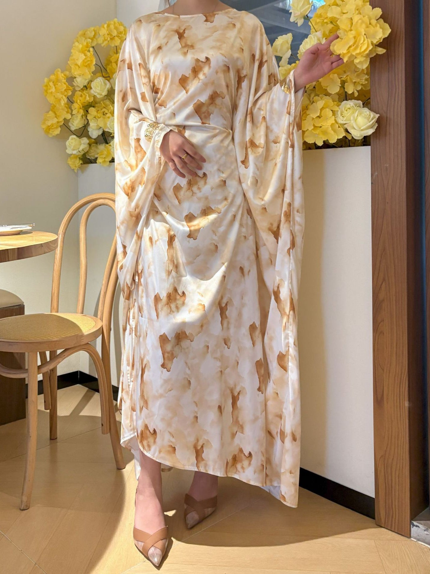 Elegant Long Dress with Yellow Floral Print and Drawstring Straps