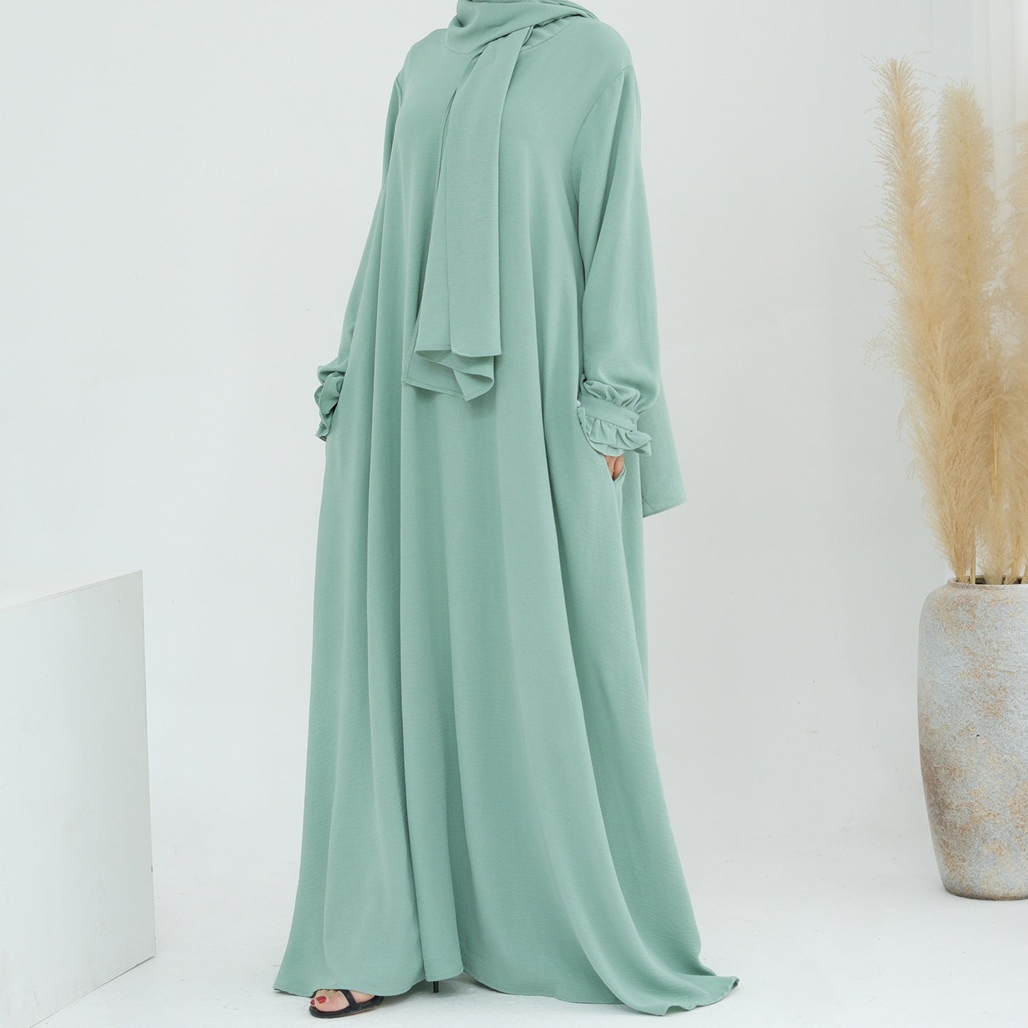 Elegant Loose-Fit Modest Abaya – Full-Length Islamic Dress