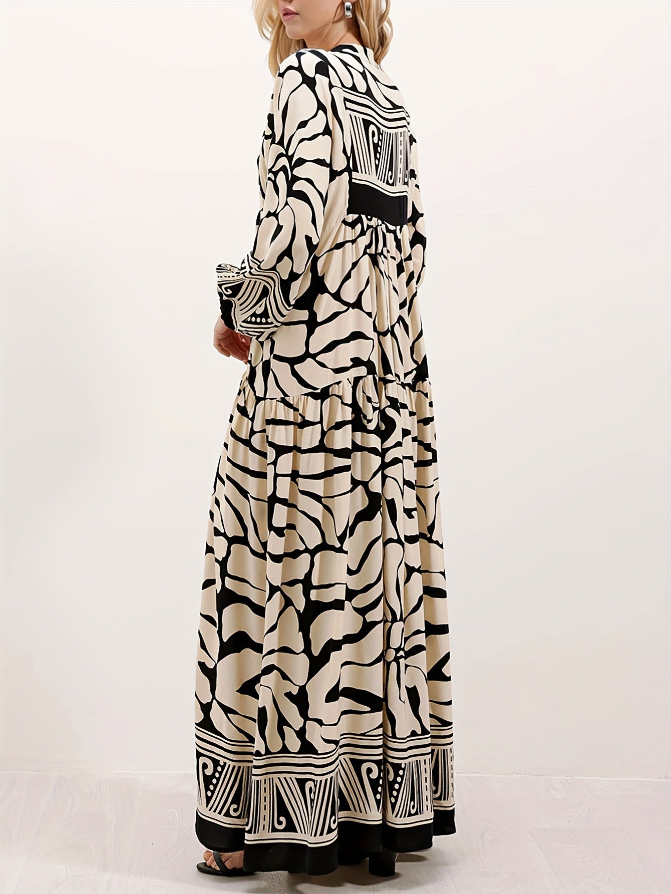 Black Cotton Printed Maxi Dress – Elegant Loose-Fit Long Sleeve Abaya Style
