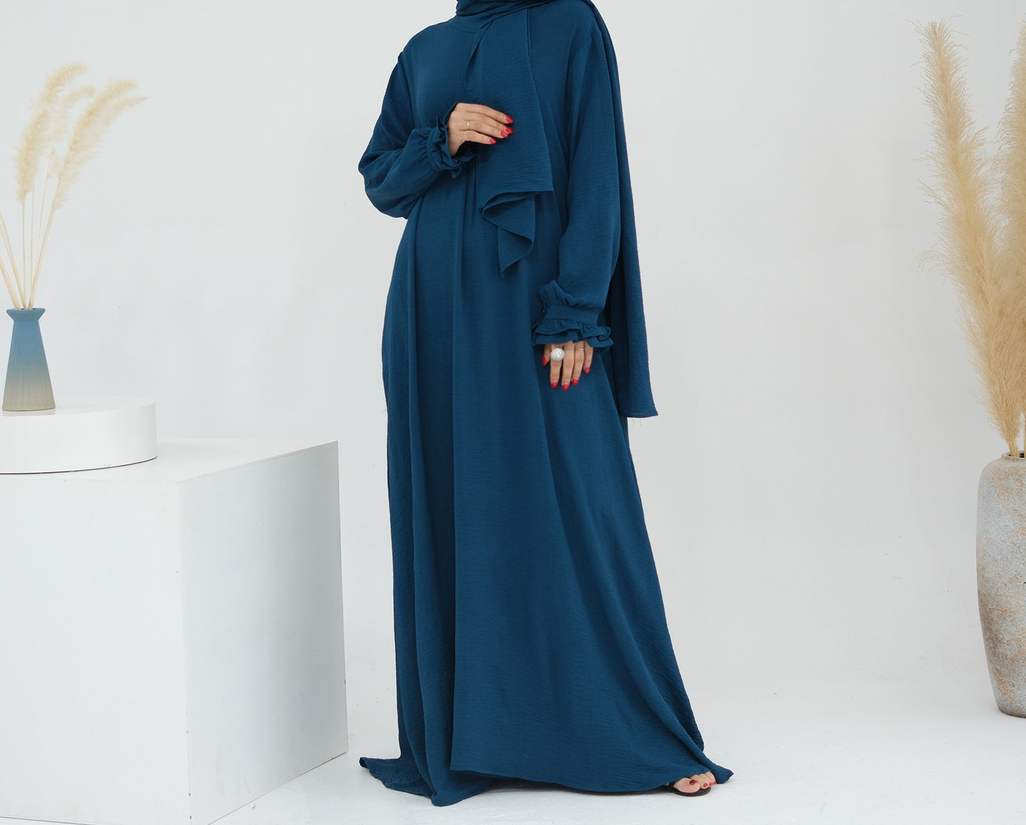 Elegant Loose-Fit Modest Abaya – Full-Length Islamic Dress