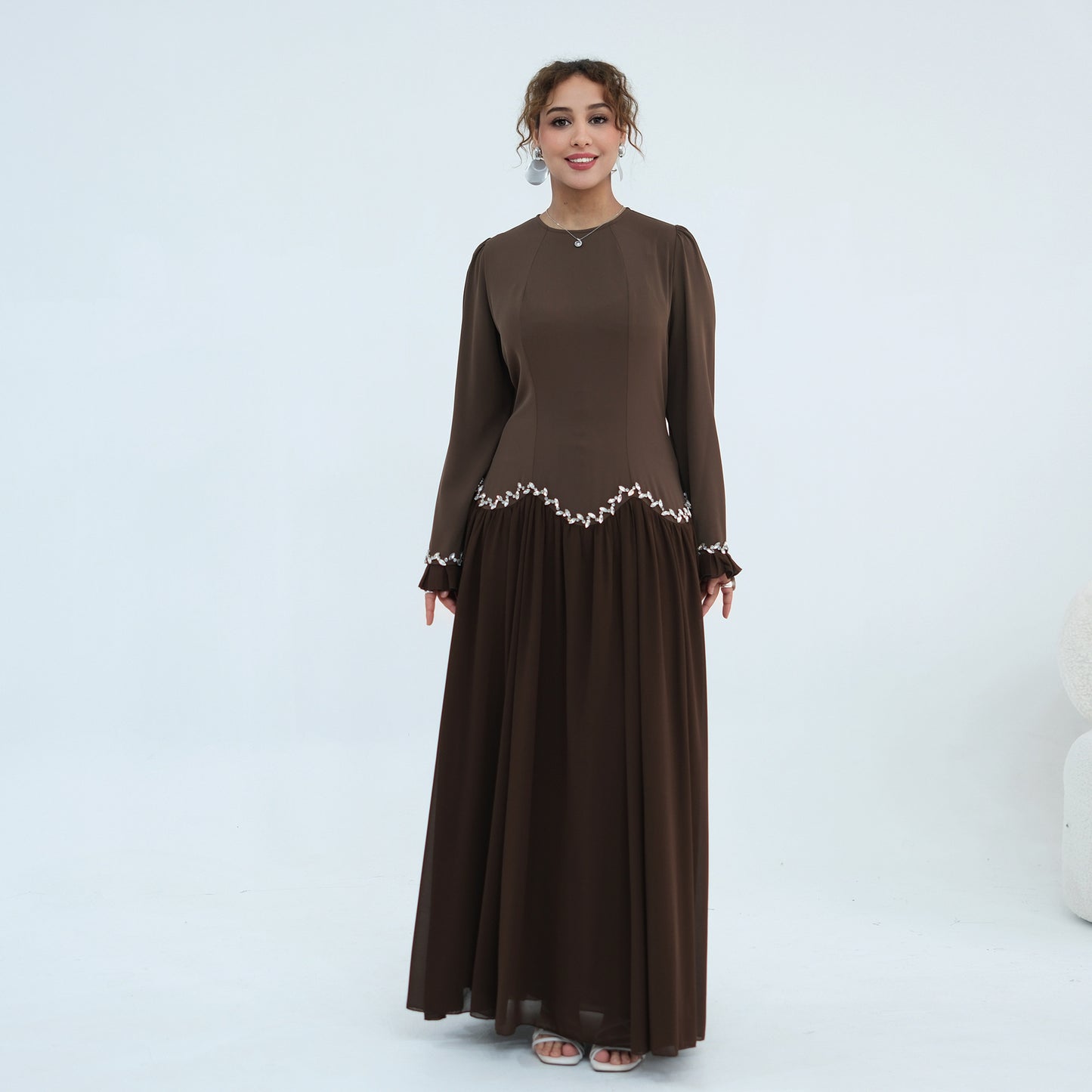 Elegant Lace Trim Abaya – Modest & Graceful Style
