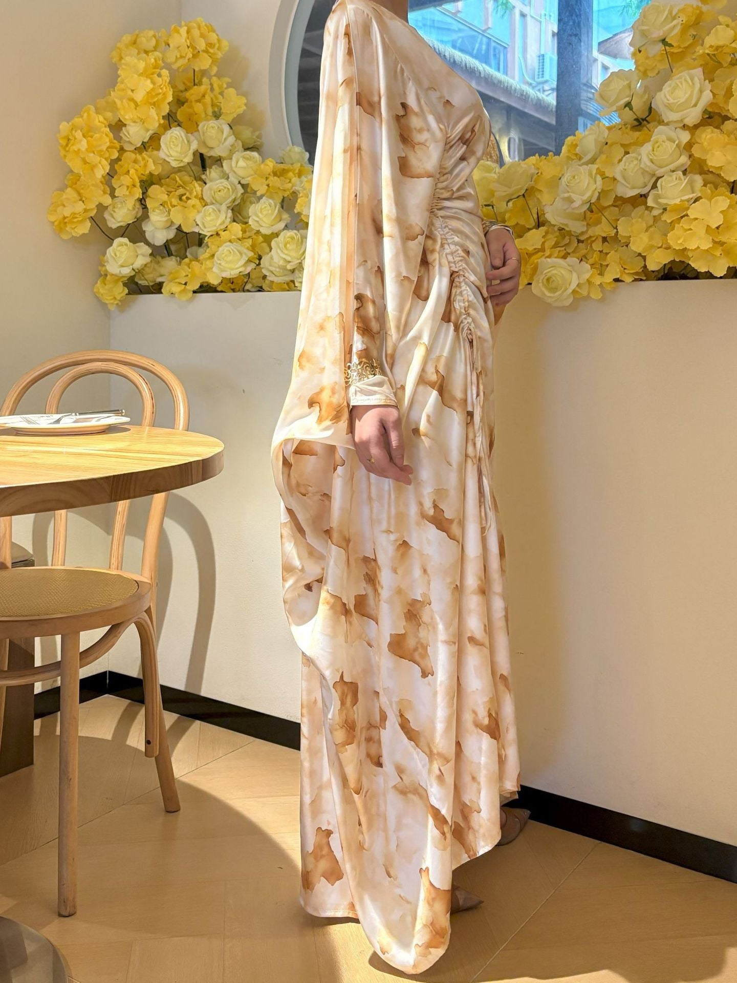 Elegant Long Dress with Yellow Floral Print and Drawstring Straps