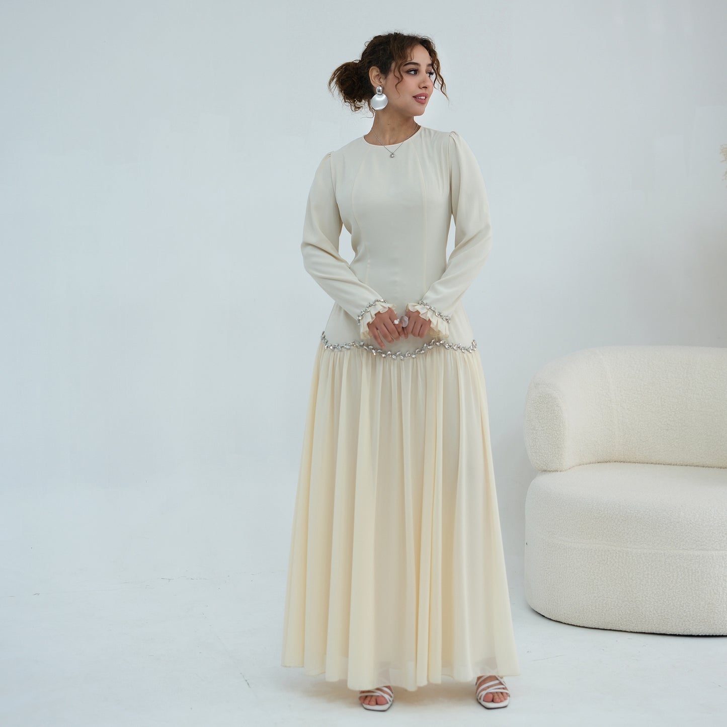 Elegant Lace Trim Abaya – Modest & Graceful Style
