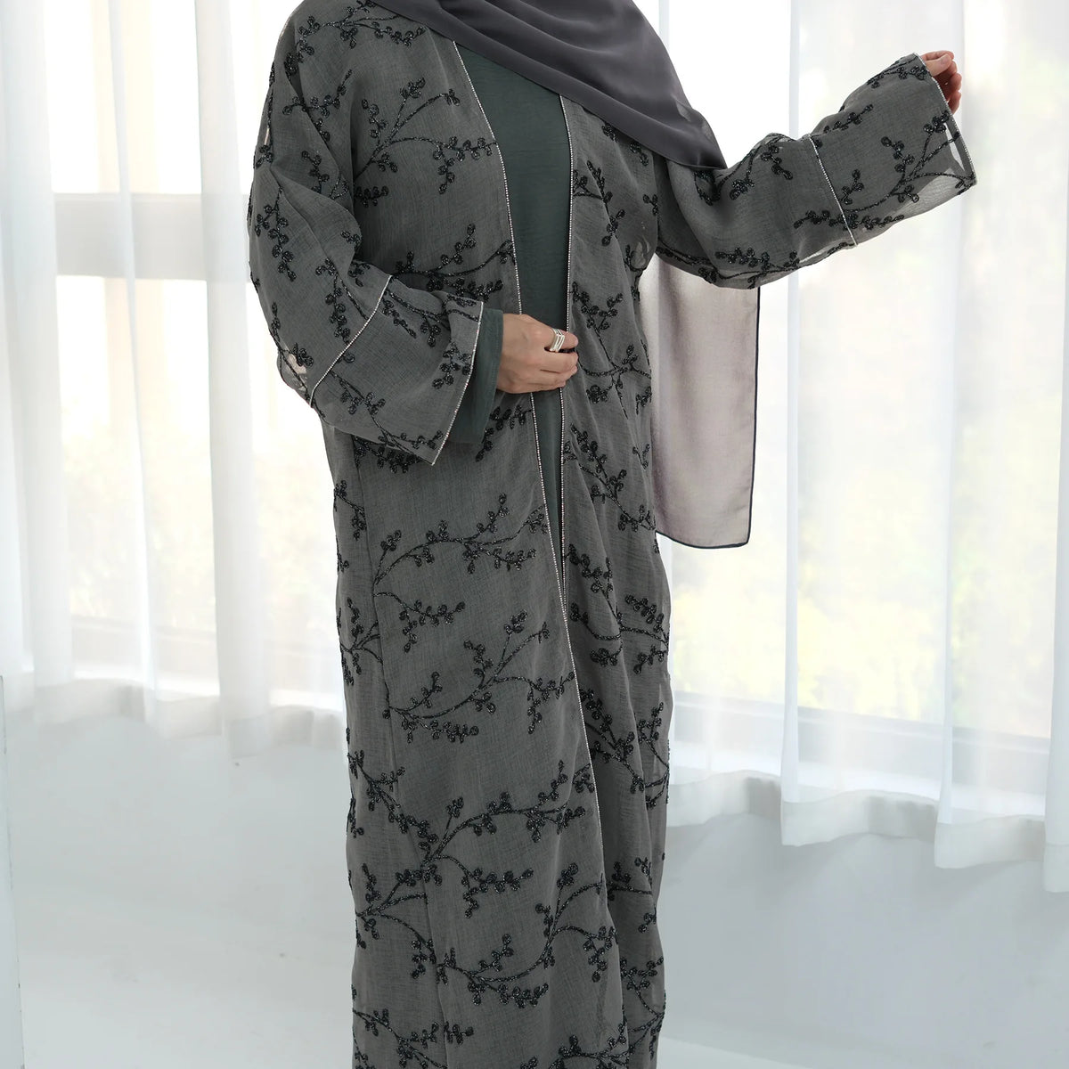 Elegant Embroidered Dubai Abaya for Women – Open Front Kimono, Modest Islamic Dress