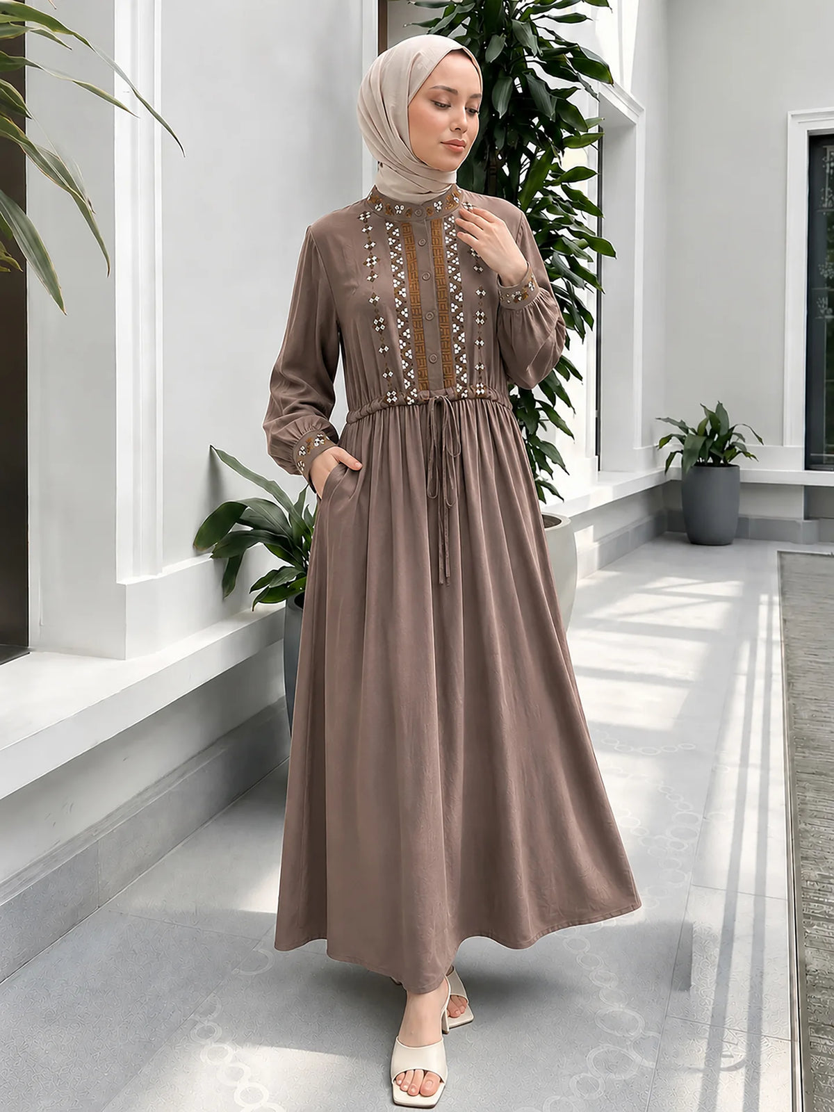 Ethnic Embroidery Modest Abaya – Dubai Kaftan Style