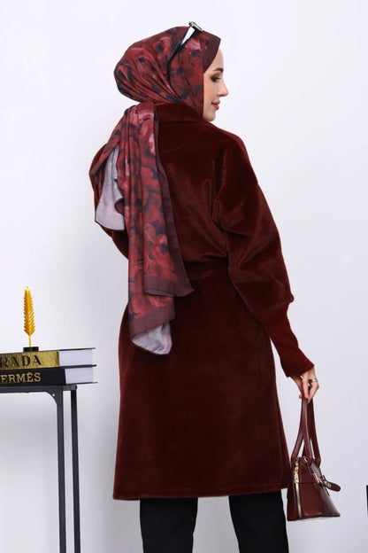 Winter knitwear detail coat cream