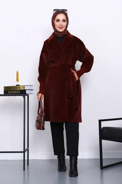 Winter knitwear detail coat cream