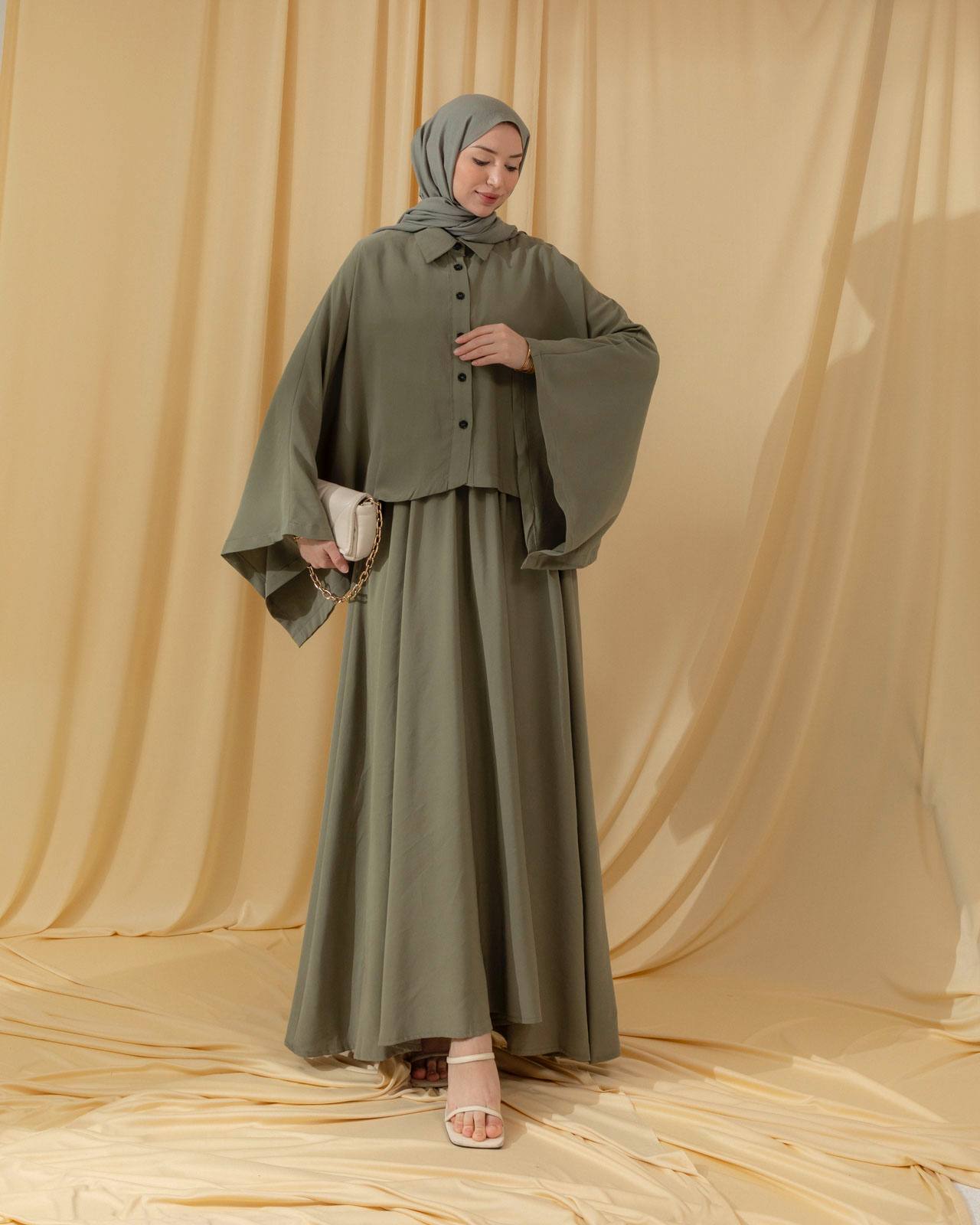 Loose-Fit Long-Sleeve Tunic & Pinafore.