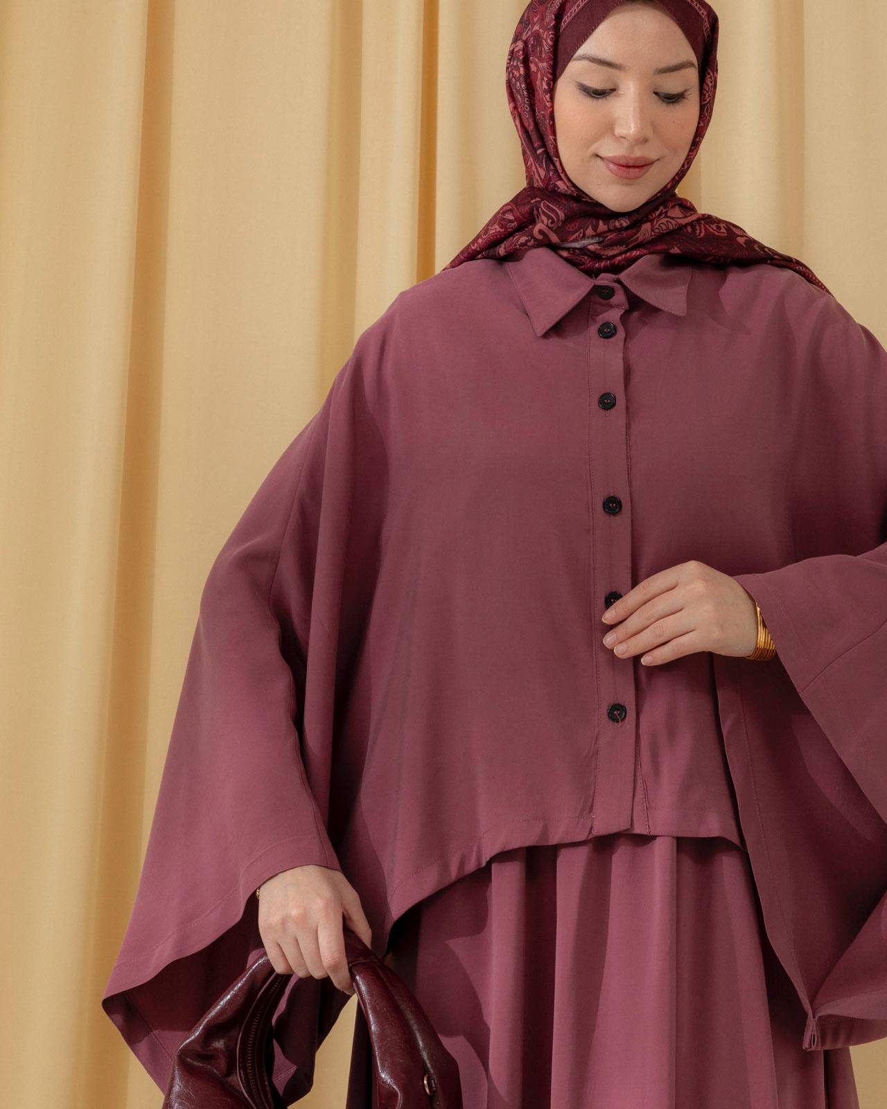 Loose-Fit Long-Sleeve Tunic & Pinafore.