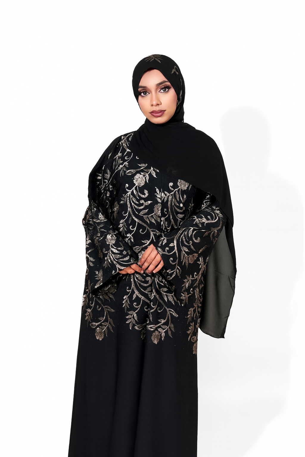 Abaya – Enjoy a beautiful and luxurious look.