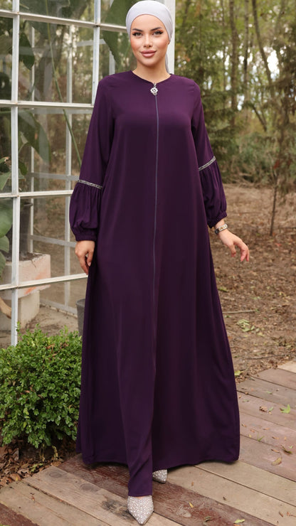 Elegant and spacious abaya for veiled women, ideal for everyday