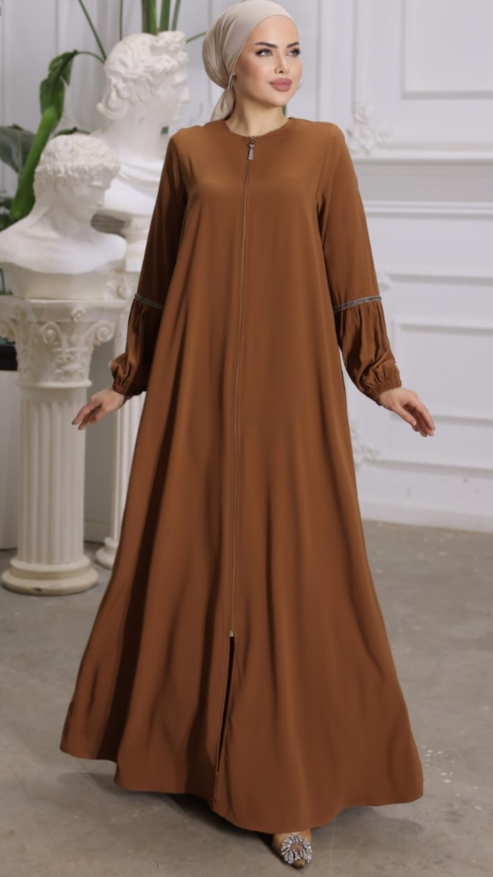 Elegant and spacious abaya for veiled women, ideal for everyday