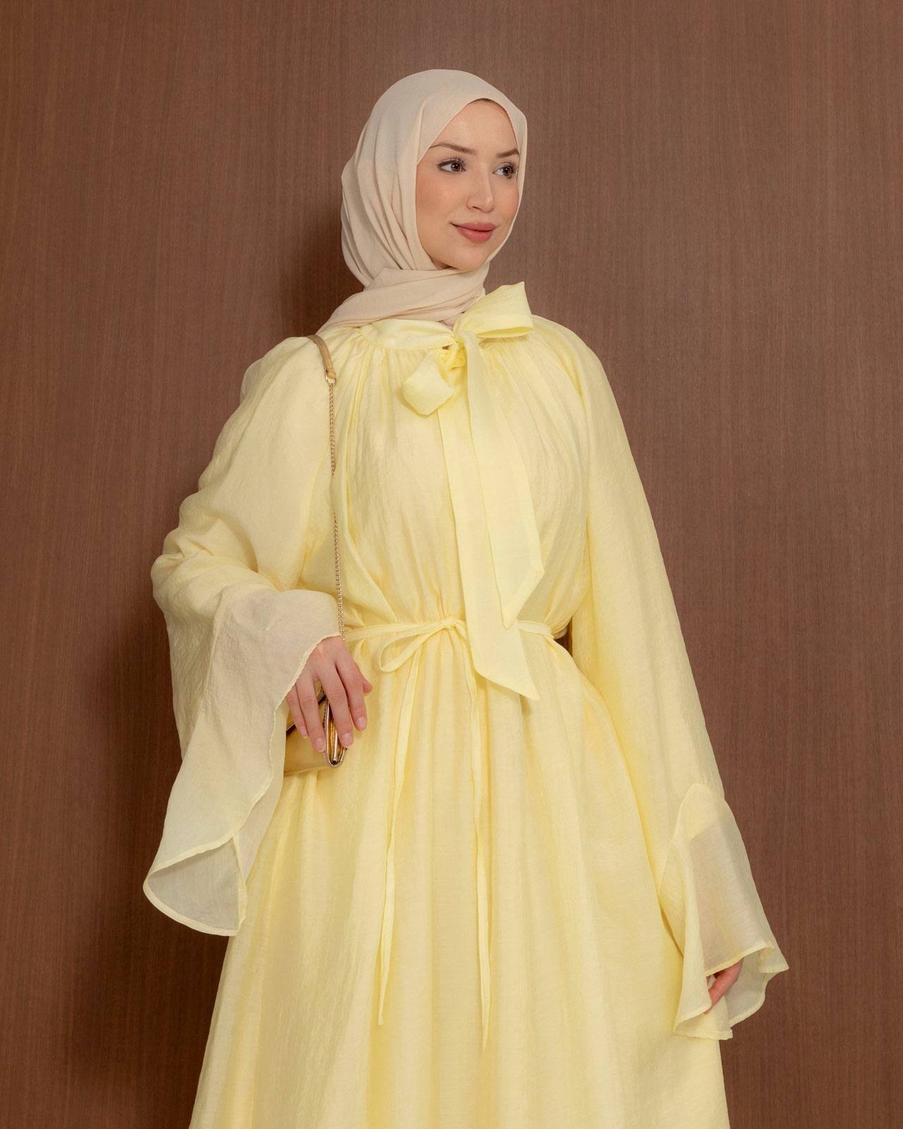 Soft, feminine, and effortlessly graceful  – your perfect everyday elegance.
