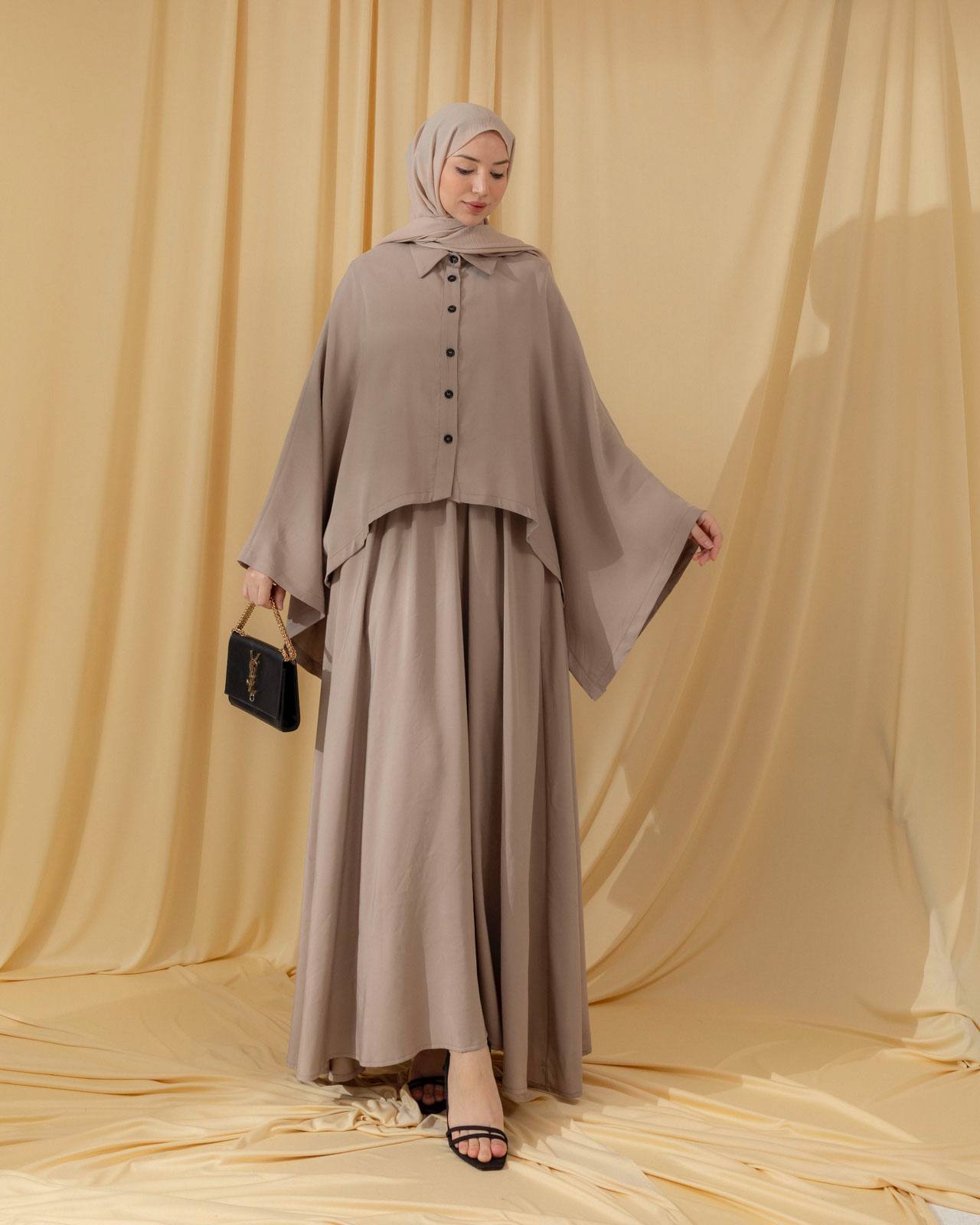Loose-Fit Long-Sleeve Tunic & Pinafore.