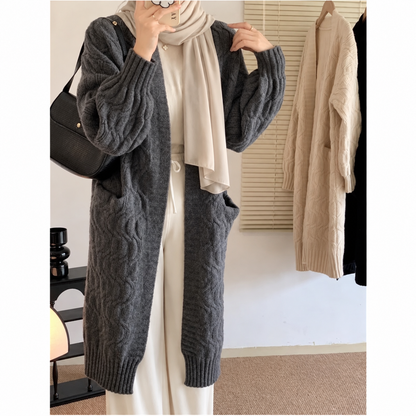Cozy Elegance: The Perfect Knitwear Look