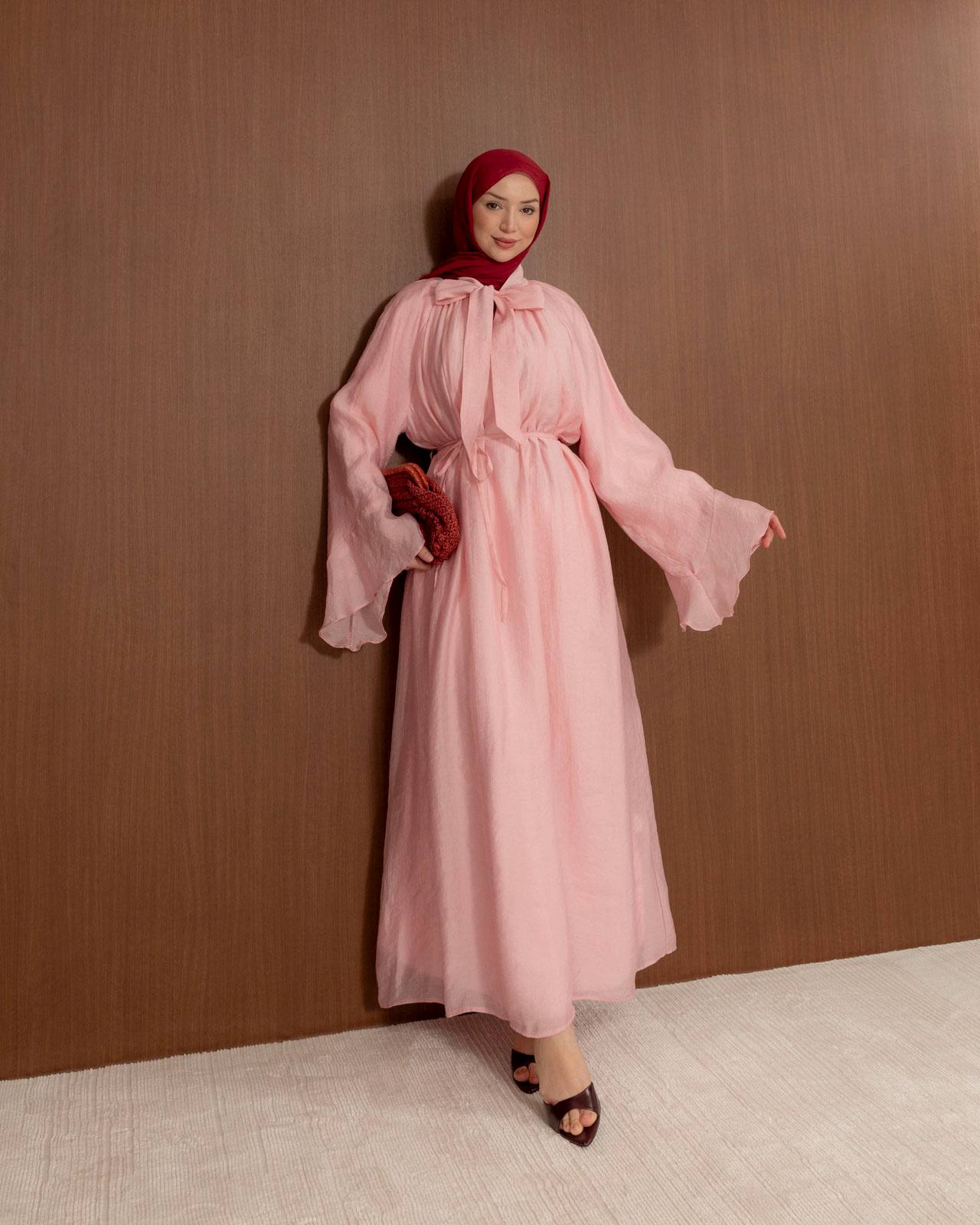 Soft, feminine, and effortlessly graceful  – your perfect everyday elegance.