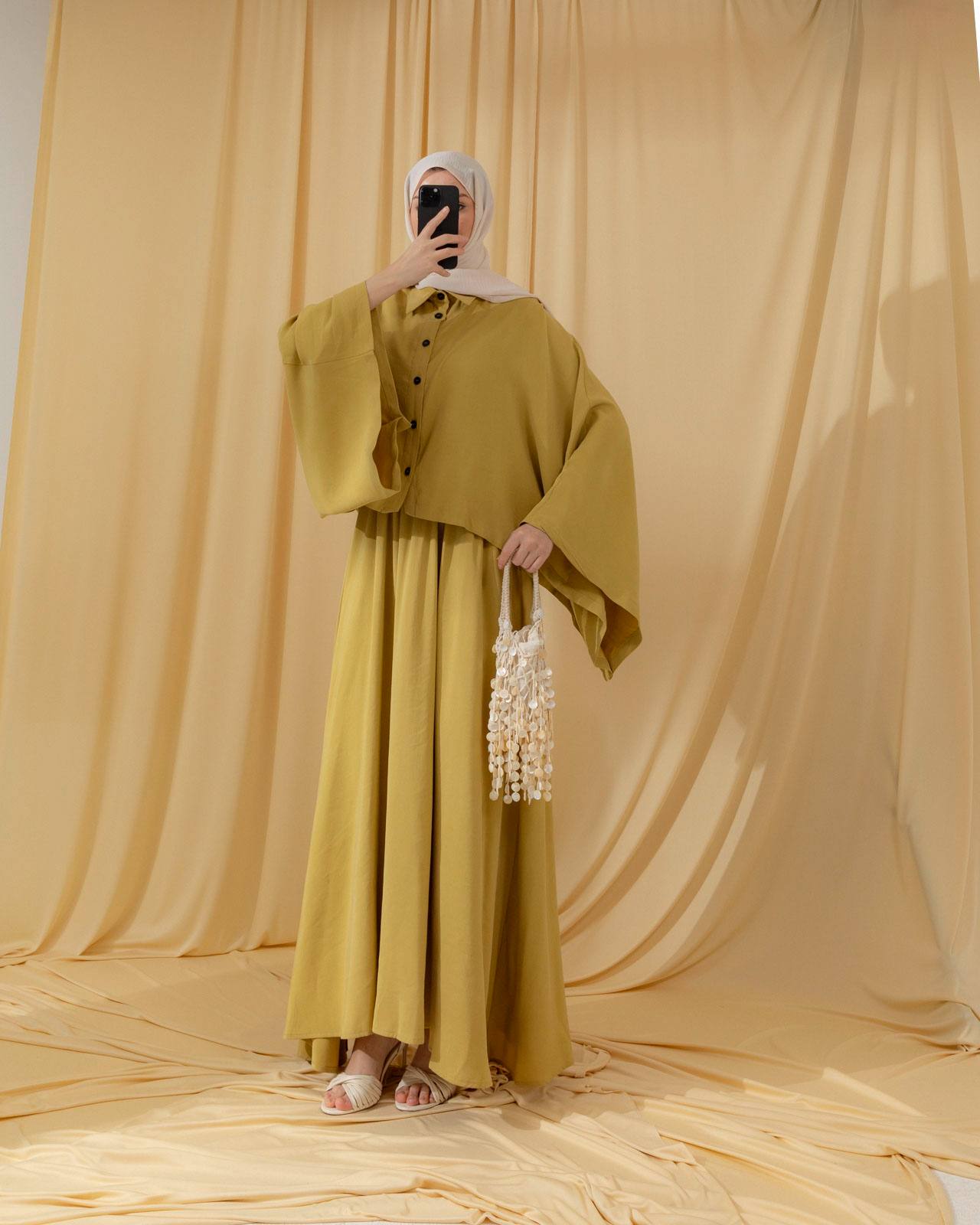 Loose-Fit Long-Sleeve Tunic & Pinafore.