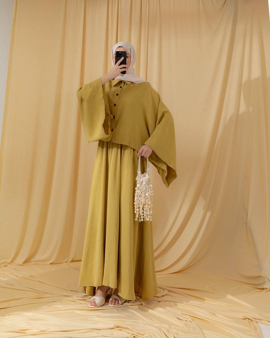 Loose-Fit Long-Sleeve Tunic & Pinafore.