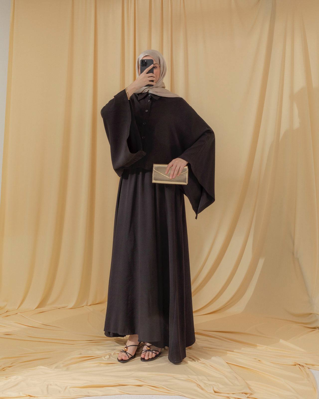 Loose-Fit Long-Sleeve Tunic & Pinafore.